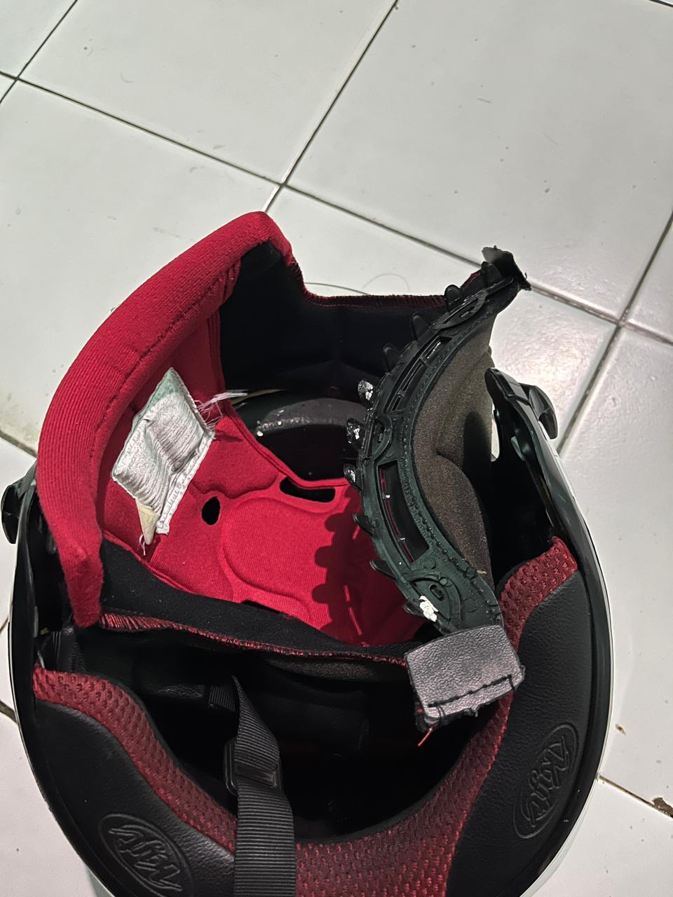 Tas kulit bersih hasil perawatan Maggi Shoescare